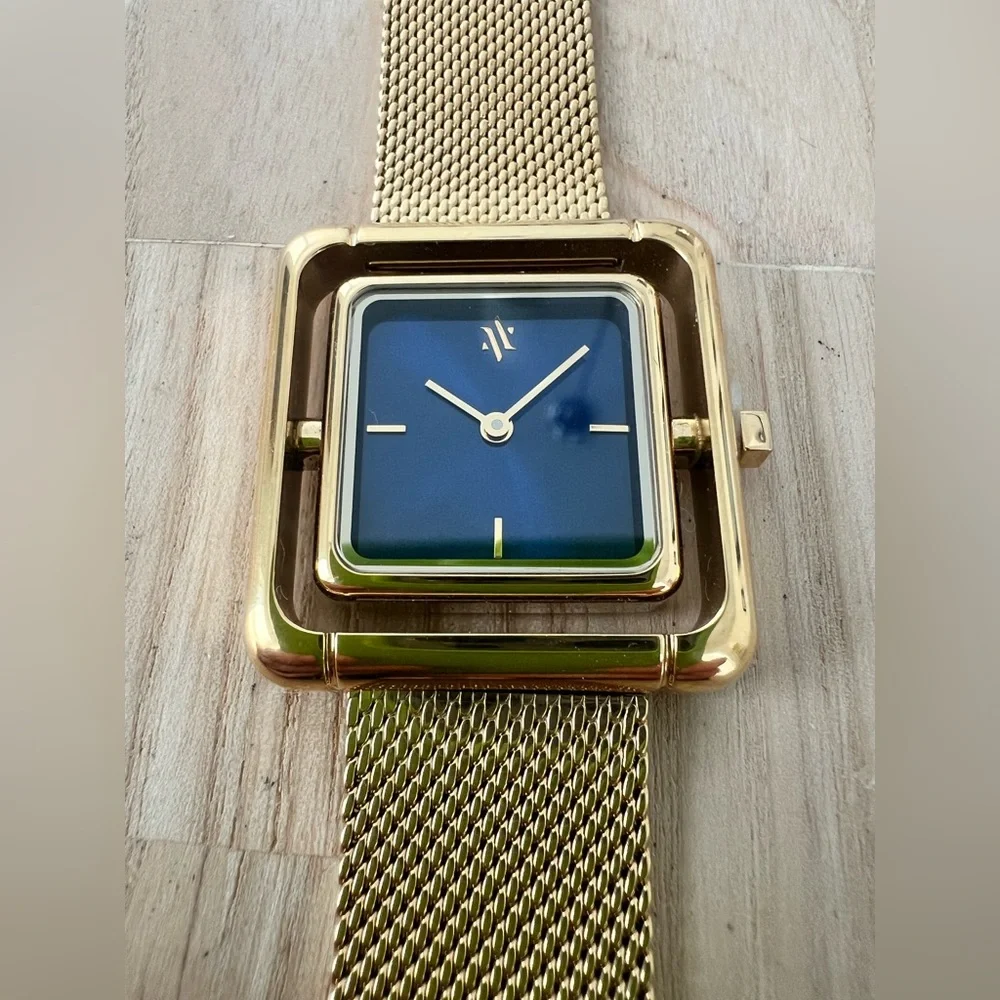 Vanna umbra ladies square royal blue gold tone dress watch NEW BATTERY